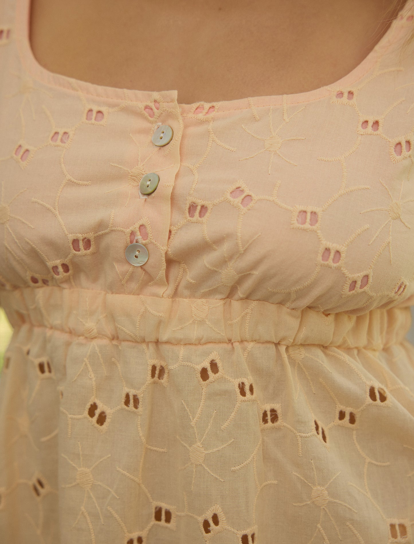 The Lille Blouse in Sweet Peach